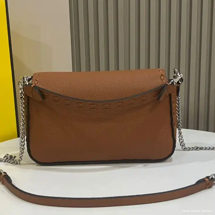 Vintage HOT Fendi Leather Bag Cuoio Mini In Romano Baguette Brown Selleria 0604